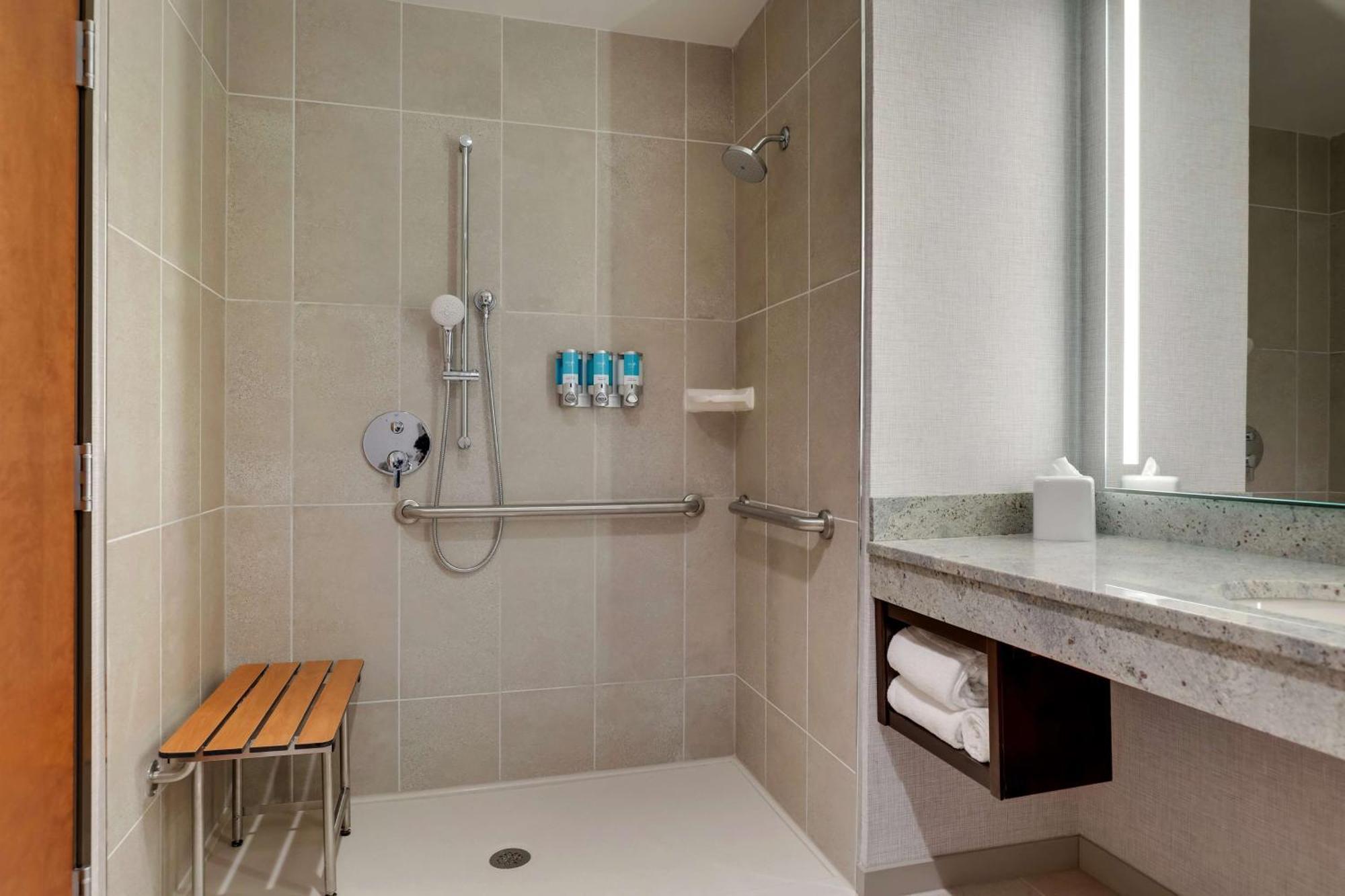 Drury Plaza Hotel Cincinnati Florence Bagian luar foto